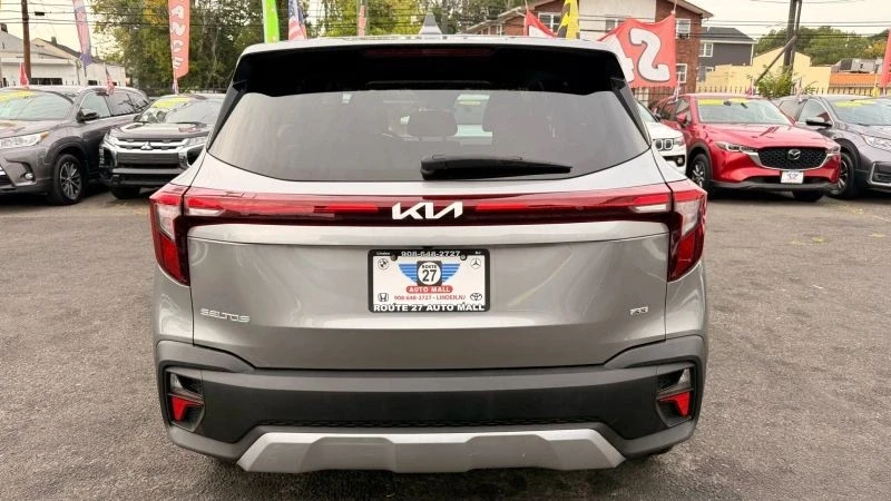 2024 Kia Seltos - Image 6 of 12
