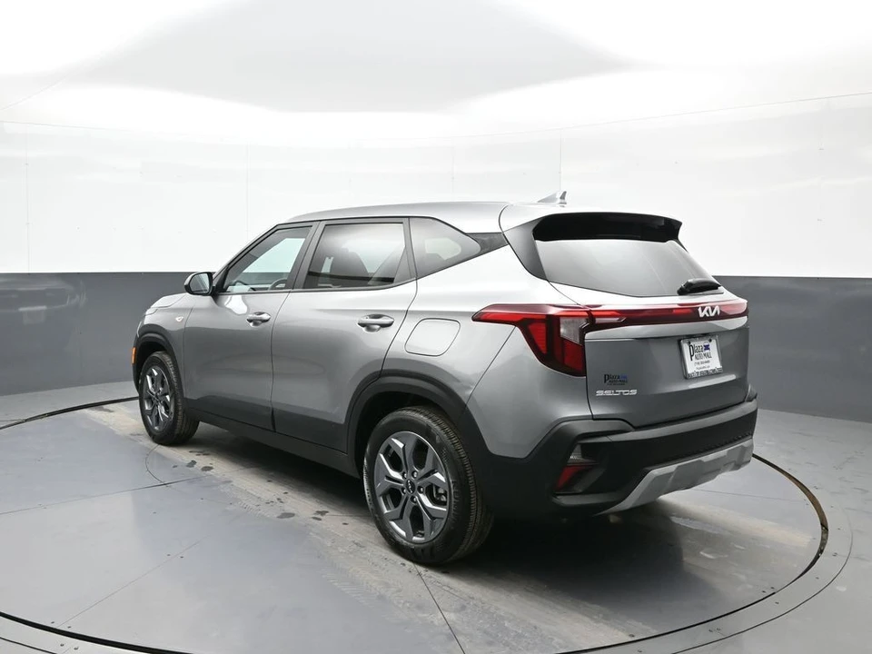 2024 Kia Seltos - Image 8 of 12