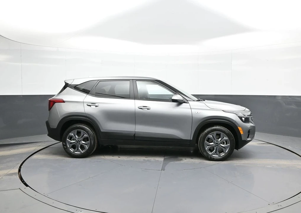 2024 Kia Seltos - Image 5 of 12