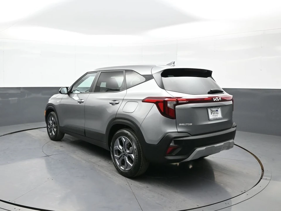 2024 Kia Seltos - Image 8 of 12