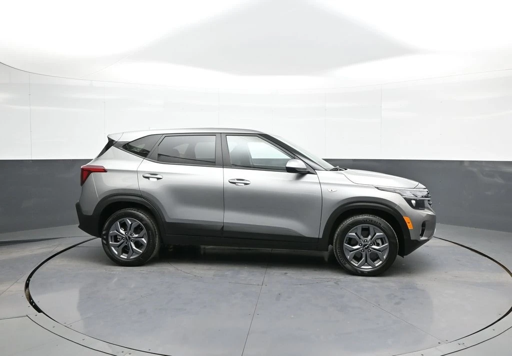 2024 Kia Seltos - Image 5 of 12