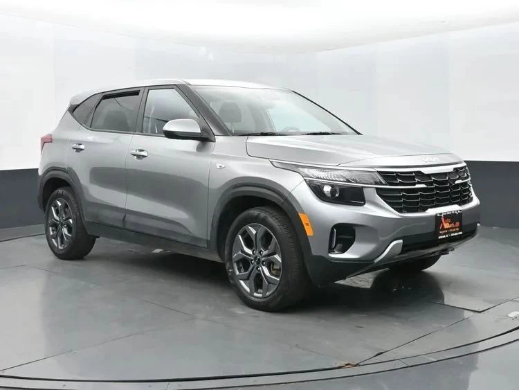 2024 Kia Seltos - Image 2 of 12