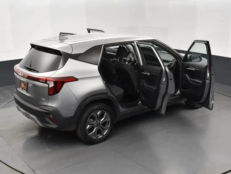 2024 Kia Seltos - Image 6 of 12
