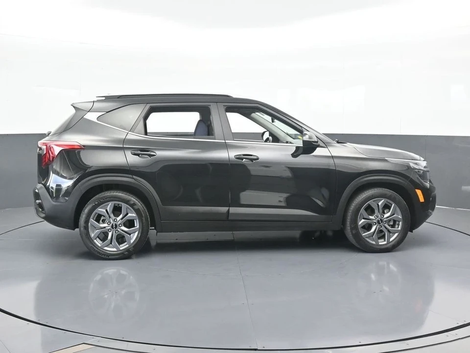 2024 Kia Seltos - Image 7 of 12