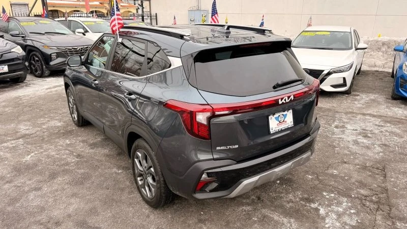 2024 Kia Seltos - Image 5 of 12