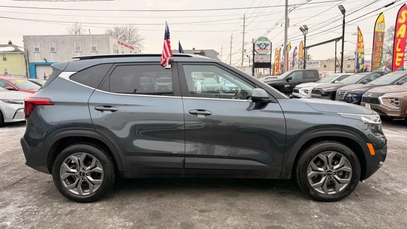 2024 Kia Seltos - Image 11 of 12