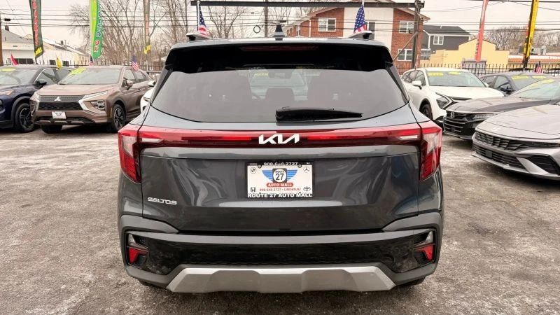 2024 Kia Seltos - Image 6 of 12