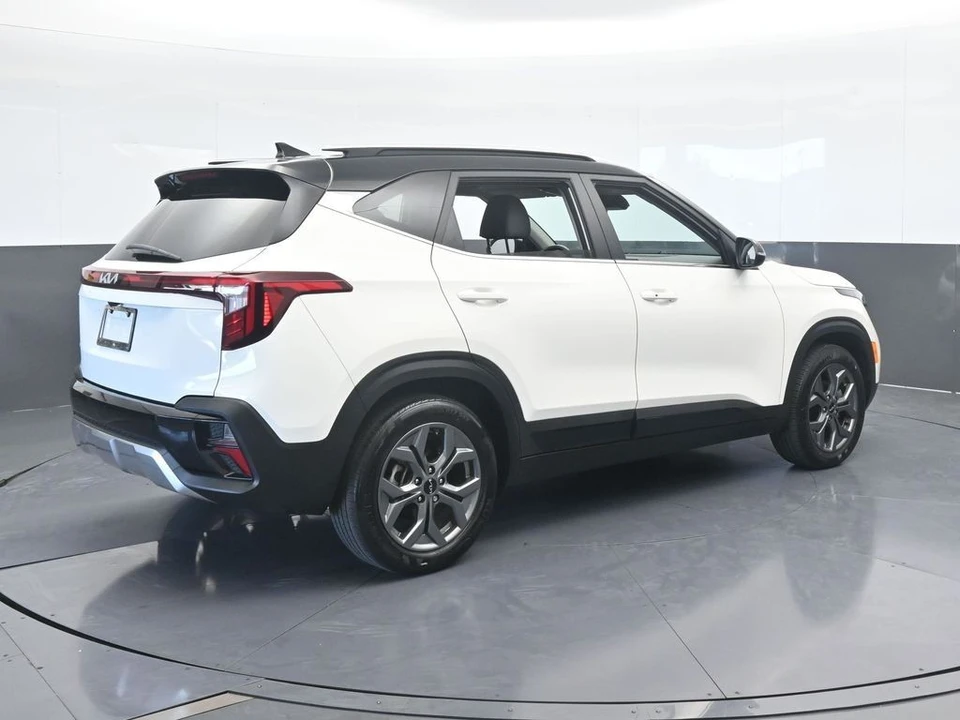 2024 Kia Seltos - Image 6 of 12