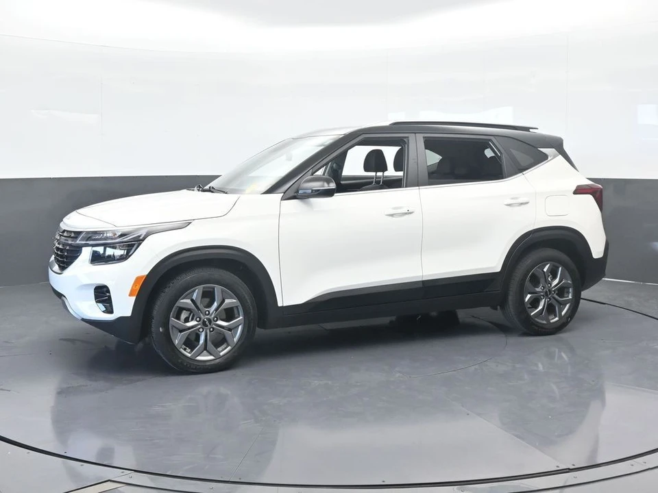 2024 Kia Seltos - Image 2 of 12