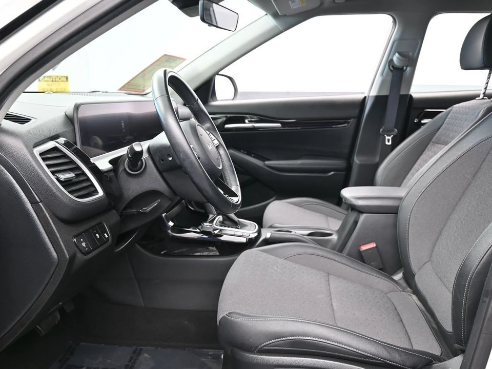 2024 Kia Seltos - Image 11 of 12