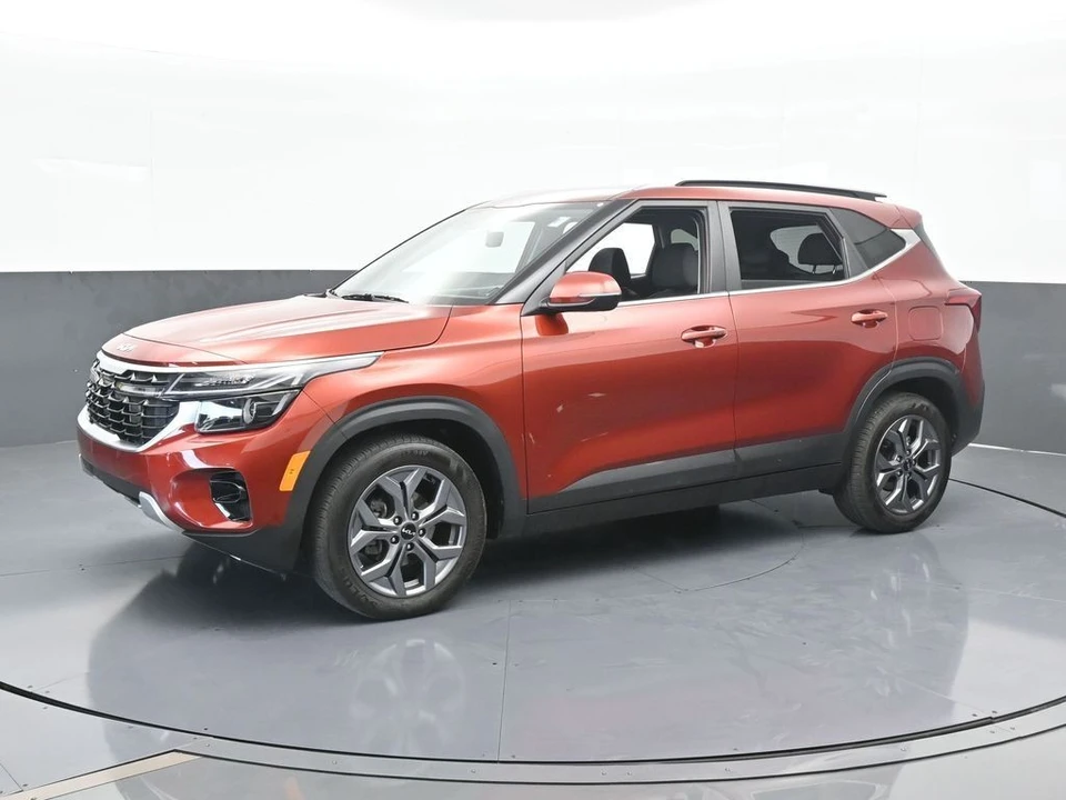 2024 Kia Seltos - Image 2 of 12