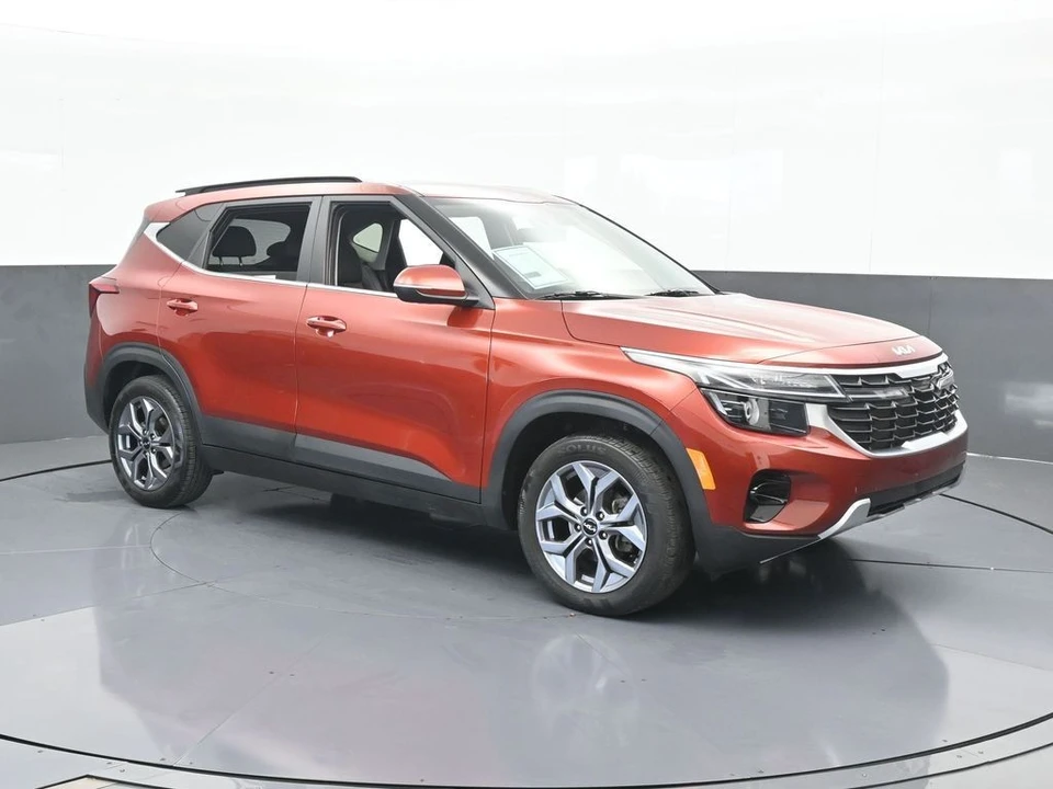 2024 Kia Seltos - Image 8 of 12