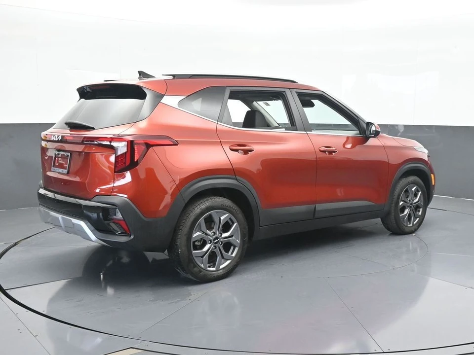 2024 Kia Seltos - Image 6 of 12