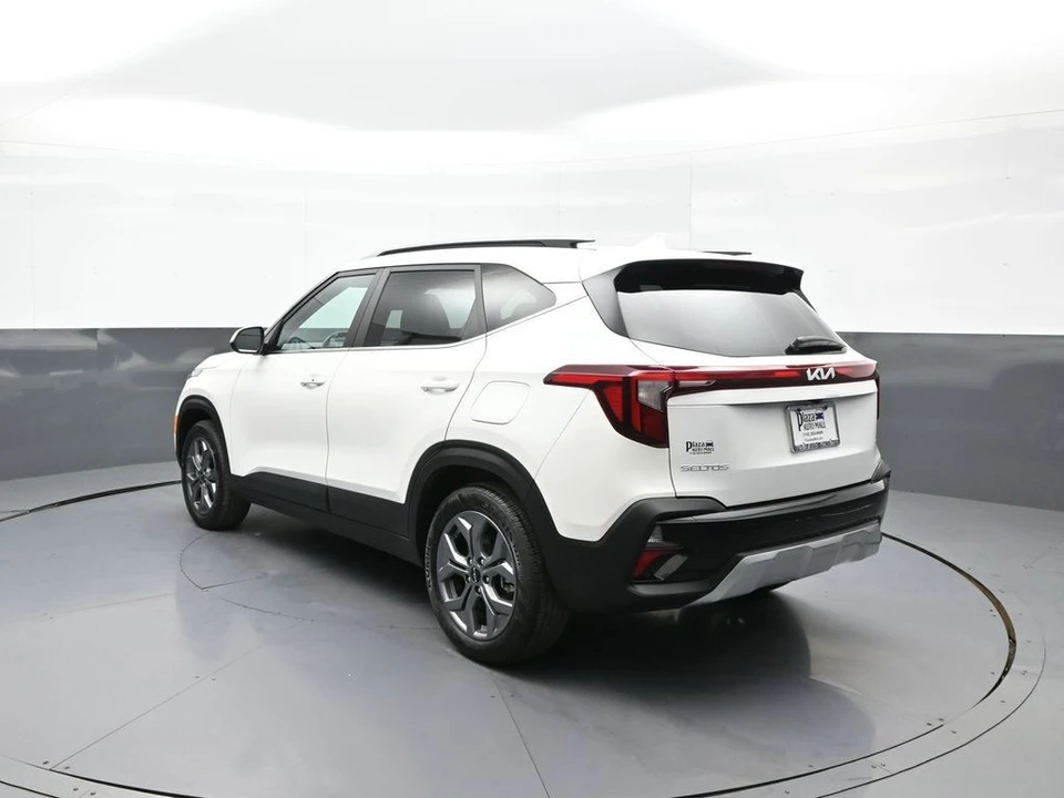 2024 Kia Seltos - Image 8 of 21