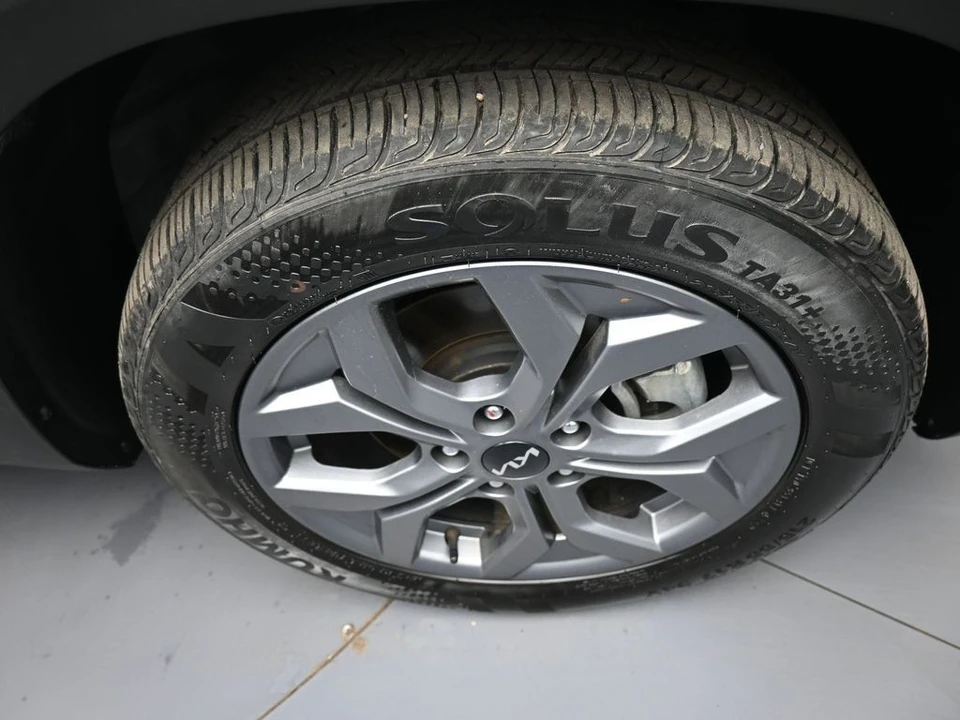 2024 Kia Seltos - Image 13 of 21