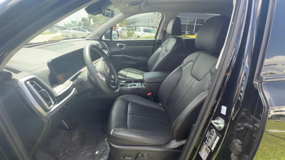 2024 Kia Sorento - Image 9 of 11