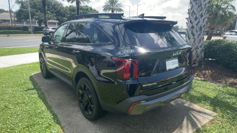 2024 Kia Sorento - Image 3 of 11