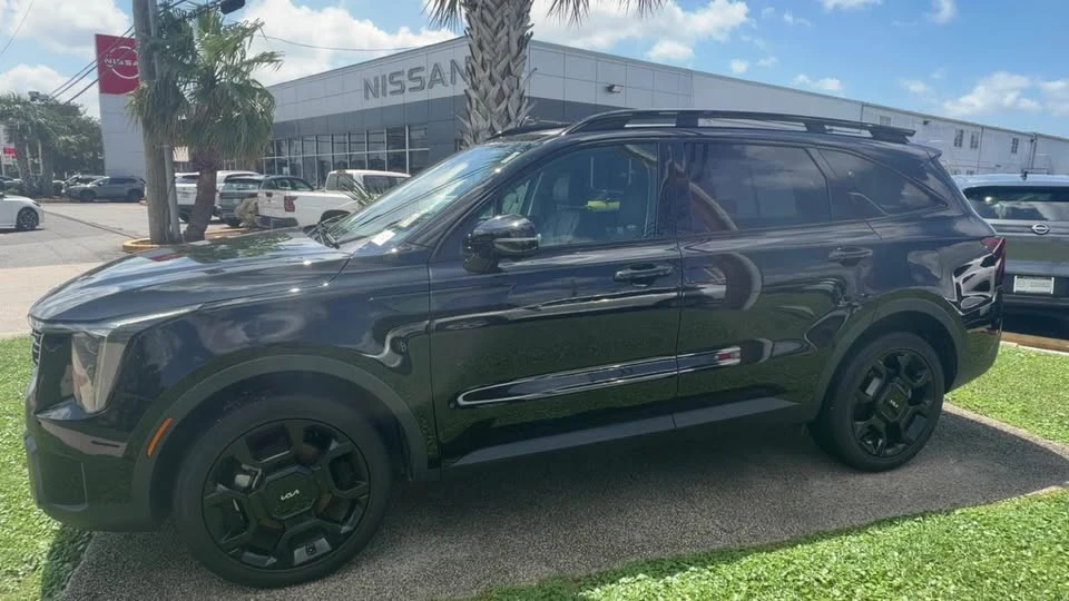 2024 Kia Sorento - Image 2 of 11