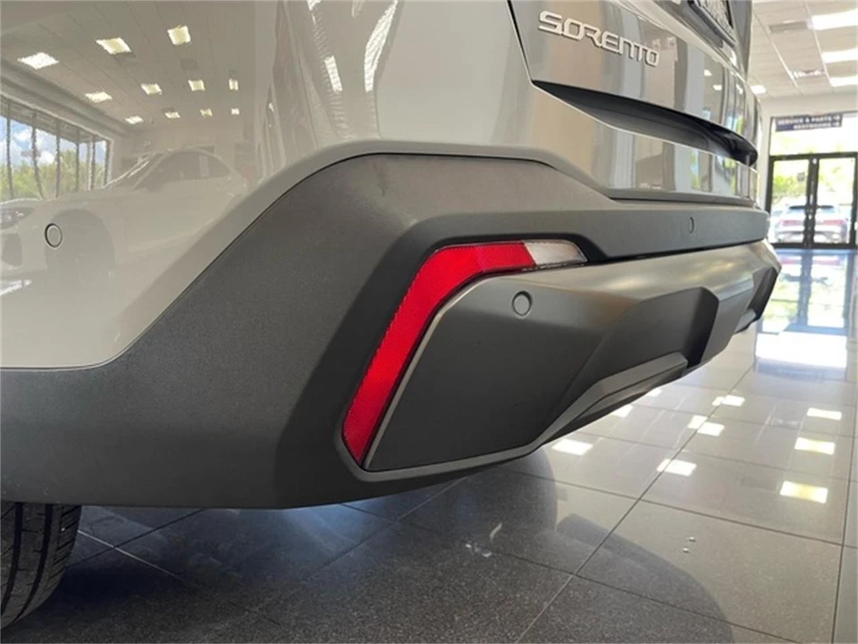 2024 Kia Sorento - Image 16 of 31