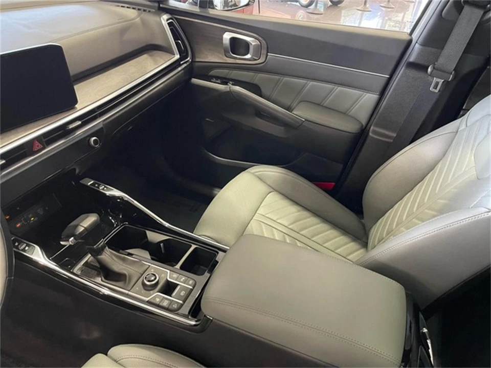 2024 Kia Sorento - Image 28 of 31