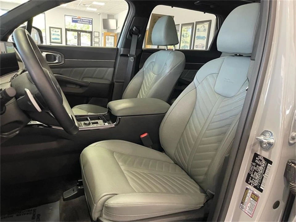 2024 Kia Sorento - Image 26 of 31