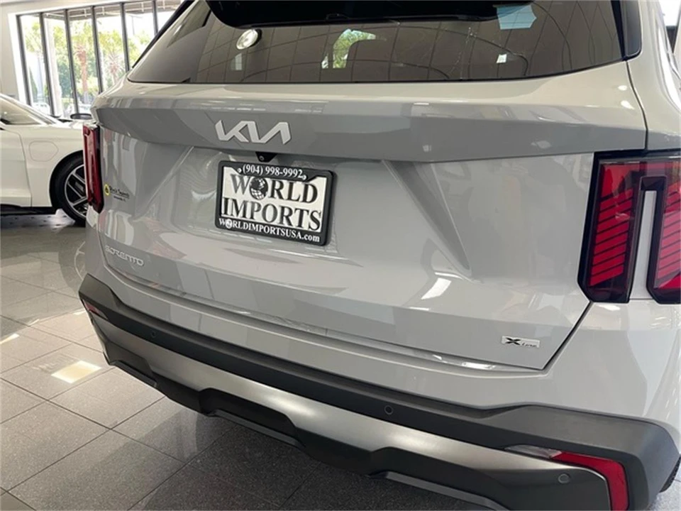 2024 Kia Sorento - Image 18 of 31