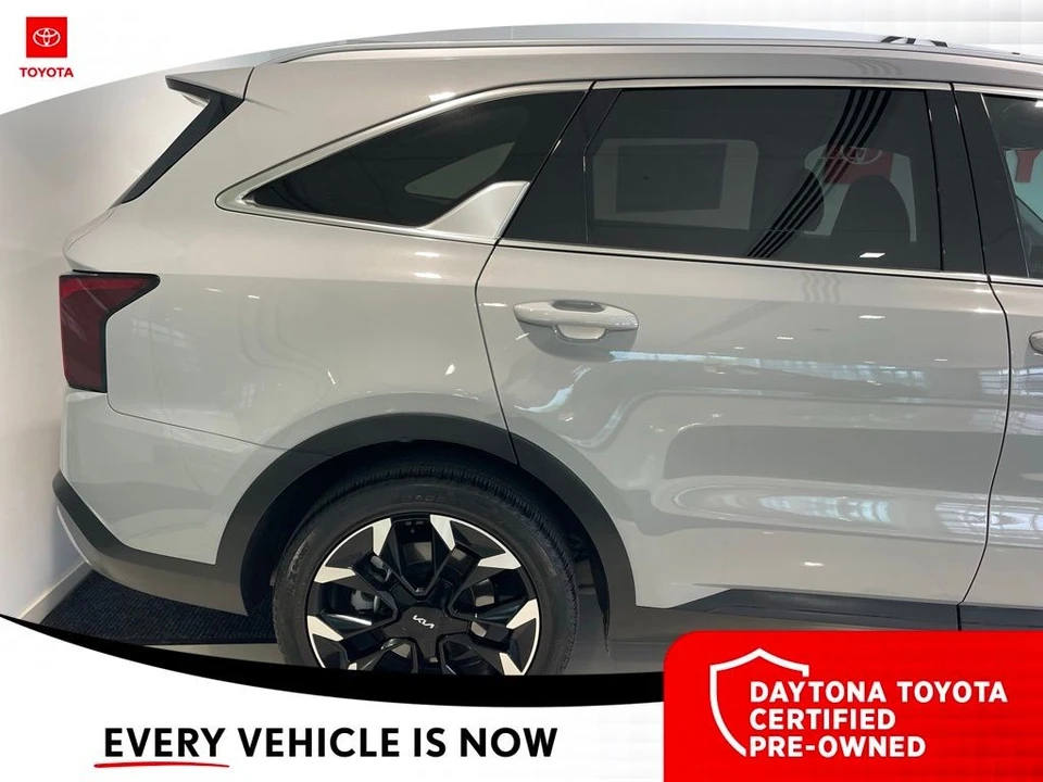 2024 Kia Sorento - Image 9 of 12