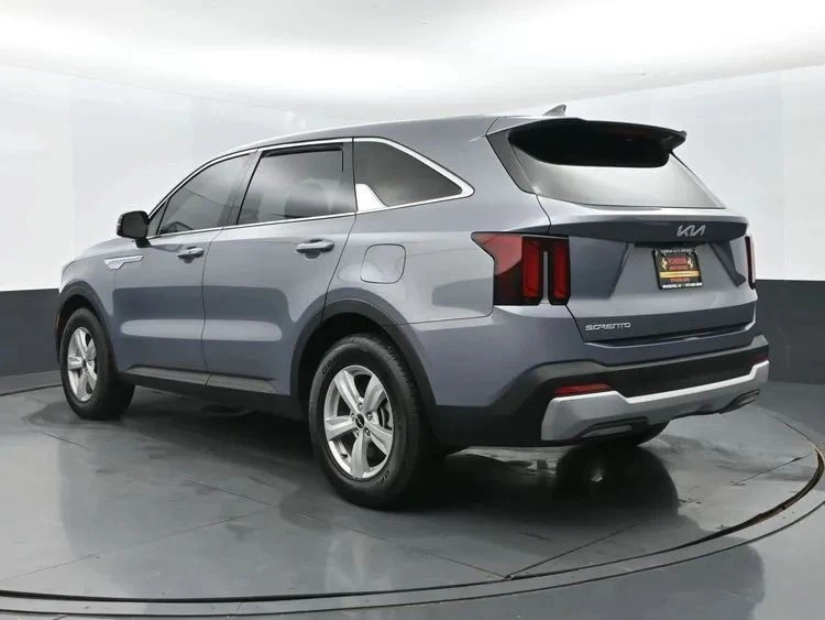 2024 Kia Sorento - Image 9 of 12