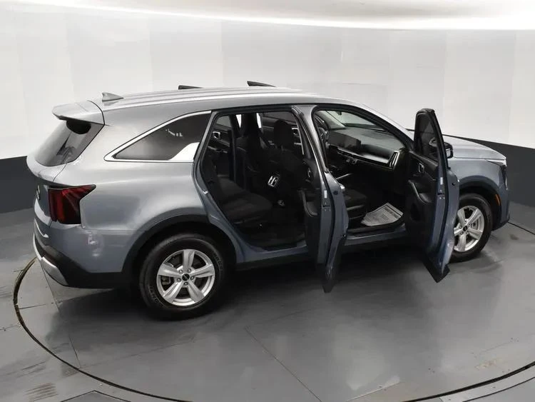 2024 Kia Sorento - Image 6 of 12