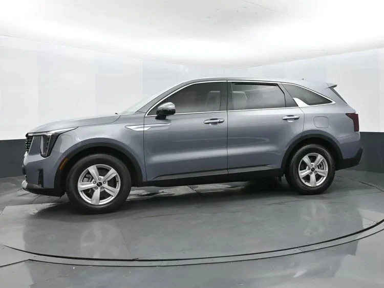 2024 Kia Sorento - Image 5 of 12