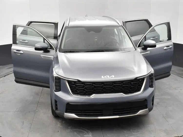 2024 Kia Sorento - Image 10 of 12
