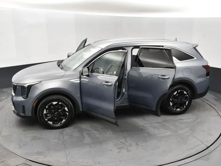 2024 Kia Sorento - Image 7 of 12
