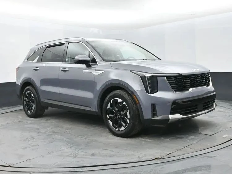 2024 Kia Sorento - Image 2 of 12