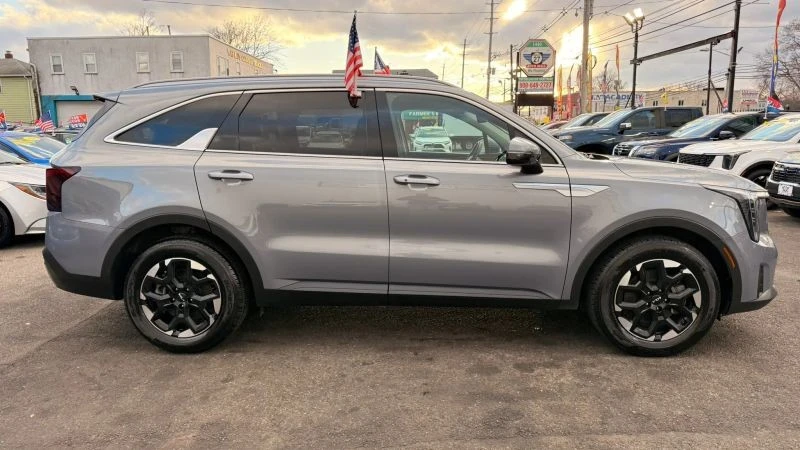 2024 Kia Sorento - Image 11 of 12