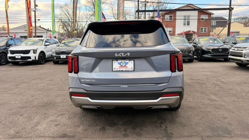 2024 Kia Sorento - Image 6 of 12