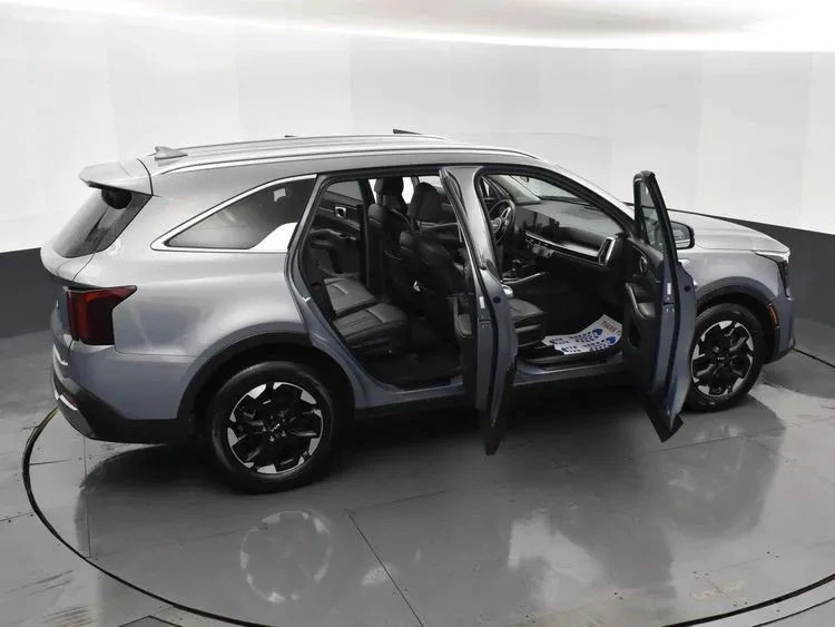 2024 Kia Sorento - Image 6 of 12
