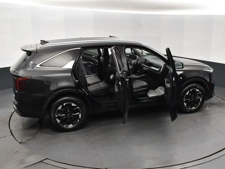 2024 Kia Sorento - Image 6 of 12