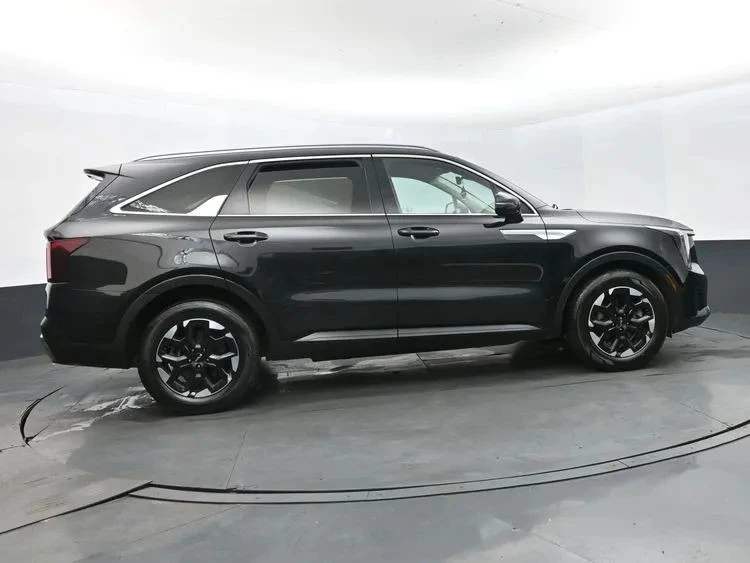 2024 Kia Sorento - Image 4 of 12