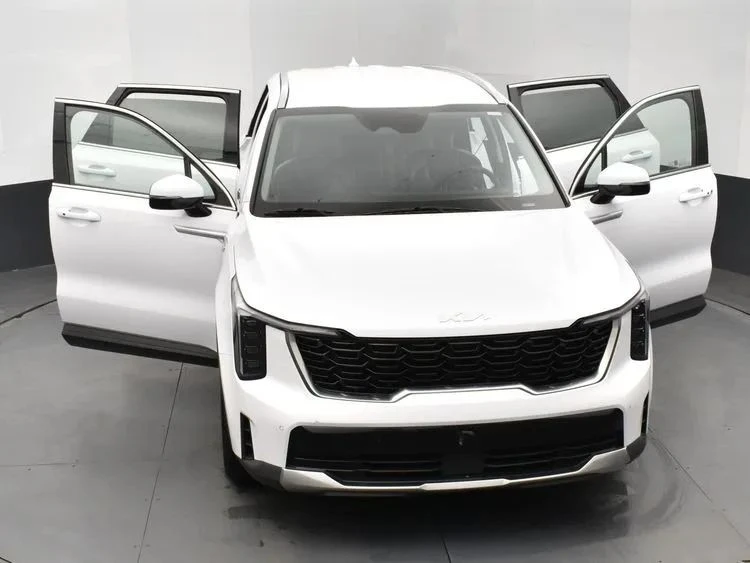 2024 Kia Sorento - Image 10 of 12