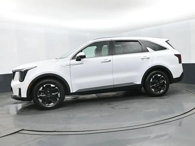 2024 Kia Sorento - Image 5 of 12