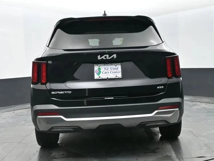 2024 Kia Sorento - Image 8 of 12
