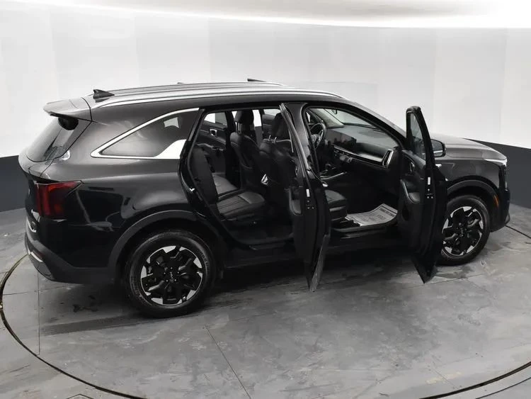 2024 Kia Sorento - Image 6 of 12