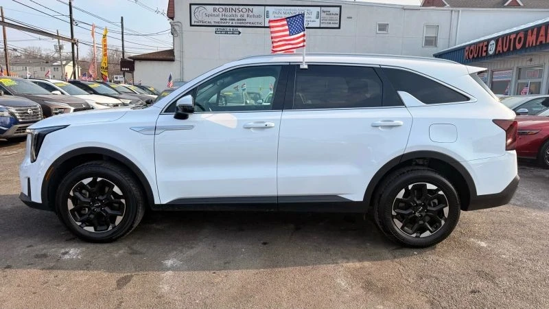 2024 Kia Sorento - Image 10 of 12