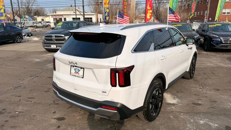 2024 Kia Sorento - Image 7 of 12