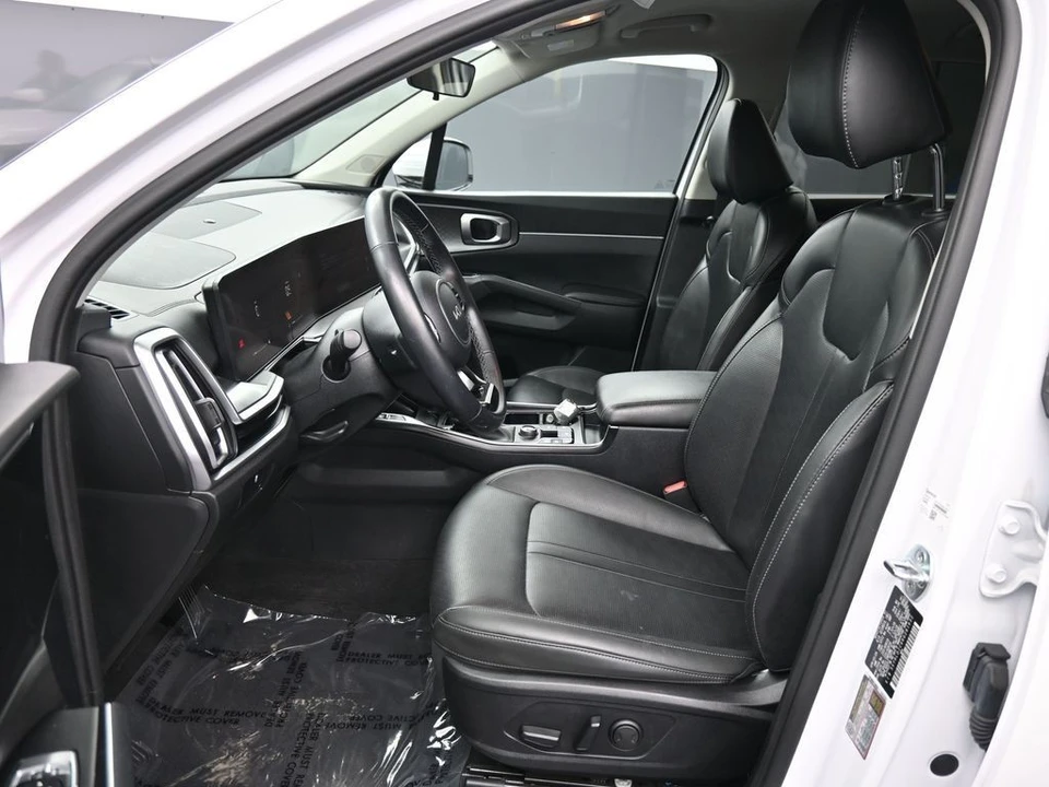 2024 Kia Sorento - Image 16 of 21