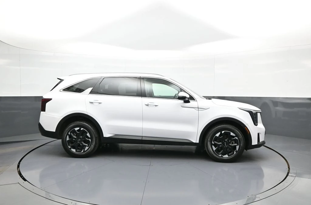 2024 Kia Sorento - Image 5 of 21