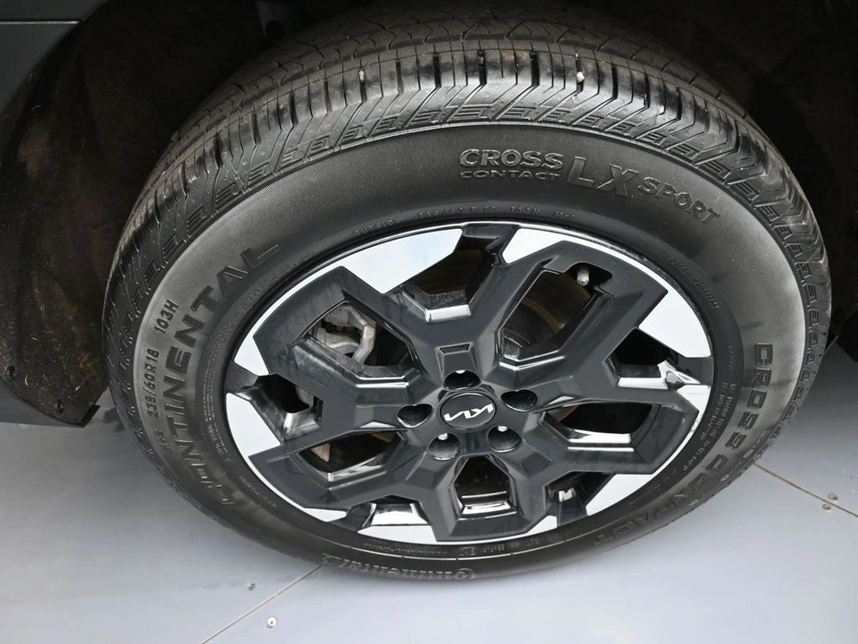 2024 Kia Sorento - Image 12 of 21