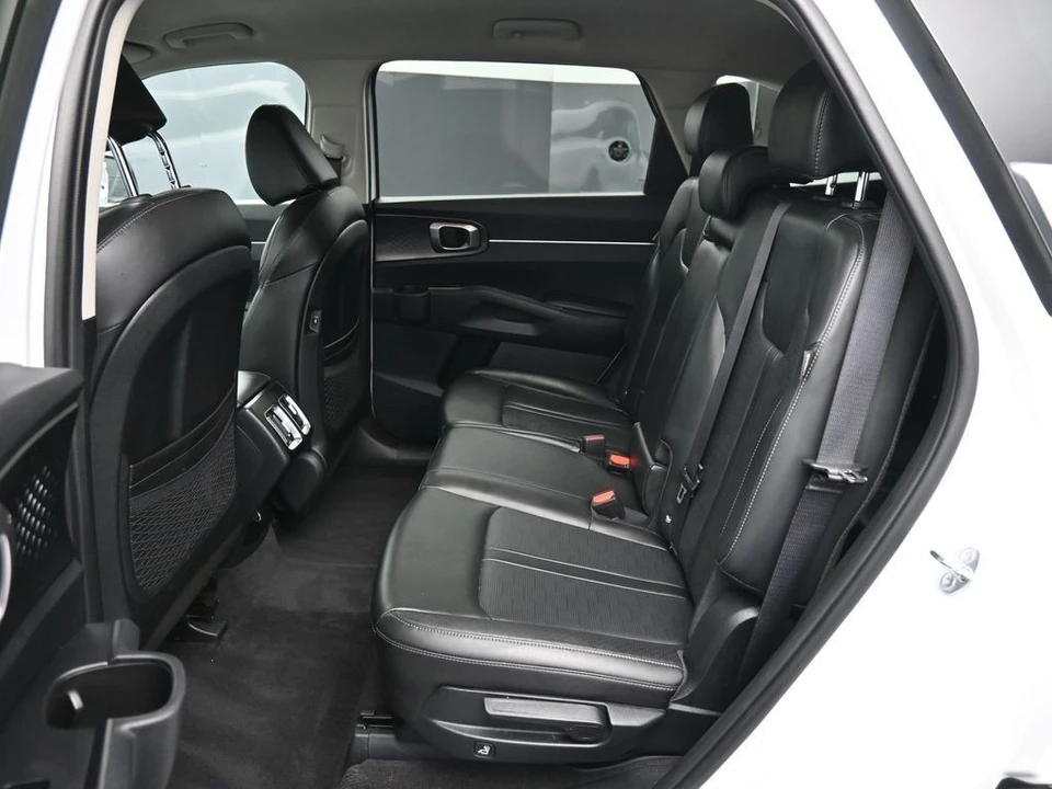 2024 Kia Sorento - Image 19 of 21