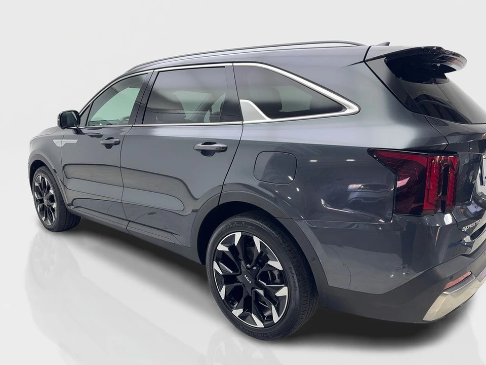 2024 Kia Sorento - Image 14 of 21
