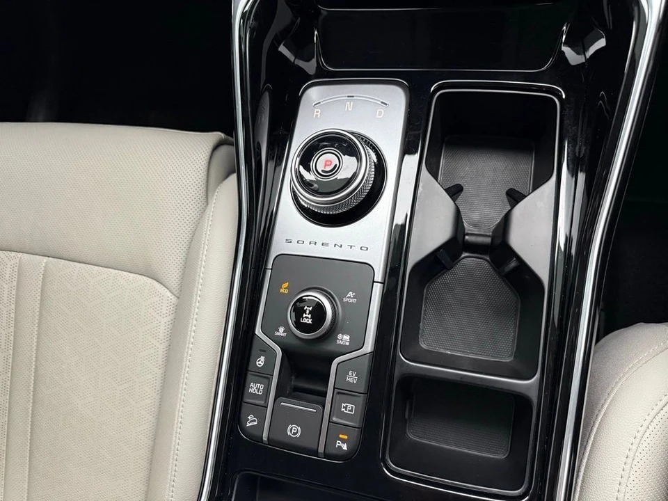 2024 Kia Sorento - Image 18 of 21